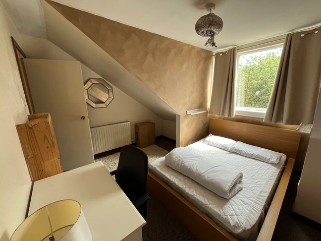 Room to rent Main Photo