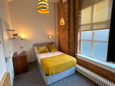 Stylish Warehouse Apartment - Great Double ENSUITE Main Photo