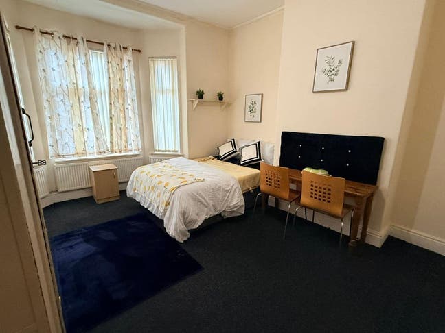 Spacious Double Room near Victoria Park –Bills Inc Main Photo