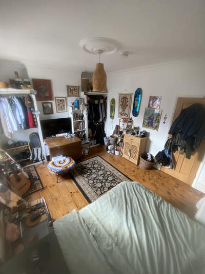 Large double room in quiet shared house  Main Photo