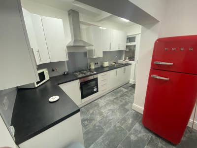 2-bedroom house terraced in IG1 Main Photo
