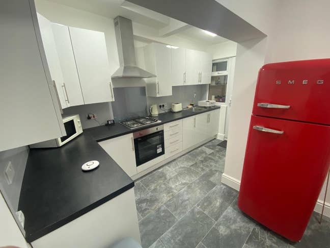 2-bedroom house terraced in IG1 Main Photo