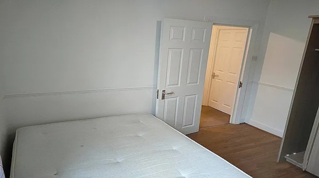 2 Dbl-Sized Bedrooms Near Charlton Station Main Photo