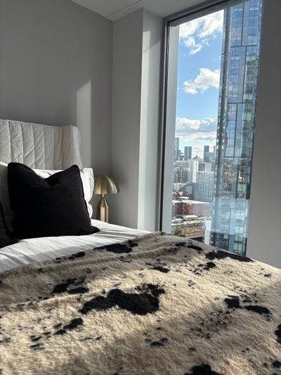 Lovely En-Suite Double Room on 21st Floor Main Photo
