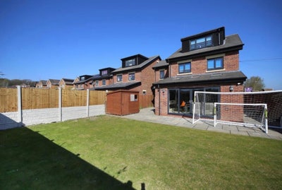 Modern En-suite Room Available in Friendly Home Main Photo