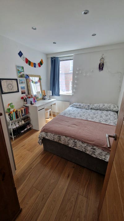 Bright Double Room in the Heart of Westminster Main Photo