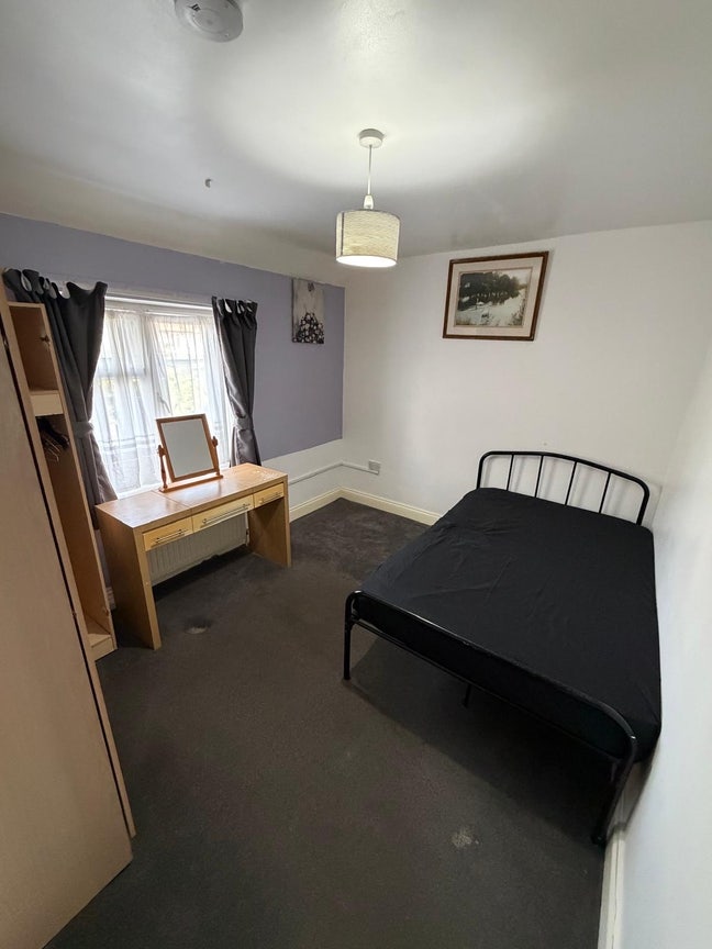 Dagenham -furnished Double Room inc bills  Main Photo