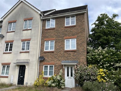 *Final Room Left* Double Room in Aldershot  Main Photo