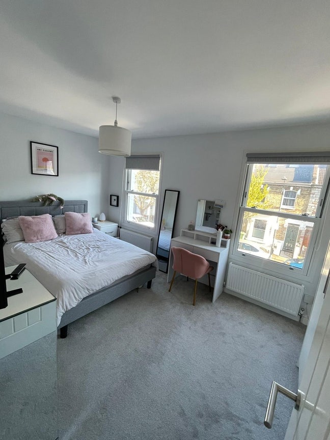 Room available in Hammersmith - house share 🏡 Main Photo