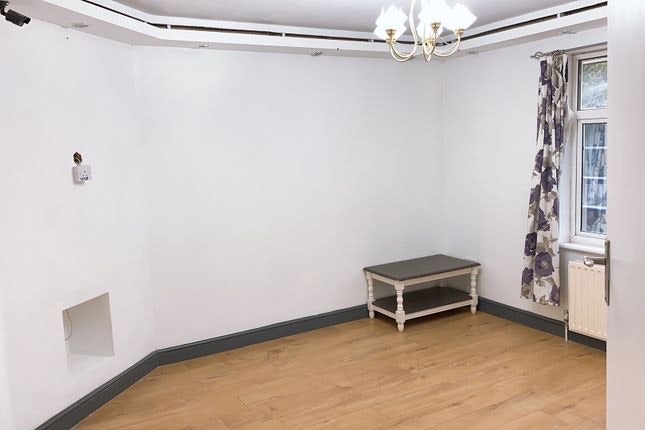 Room for couples  person and single available  Main Photo