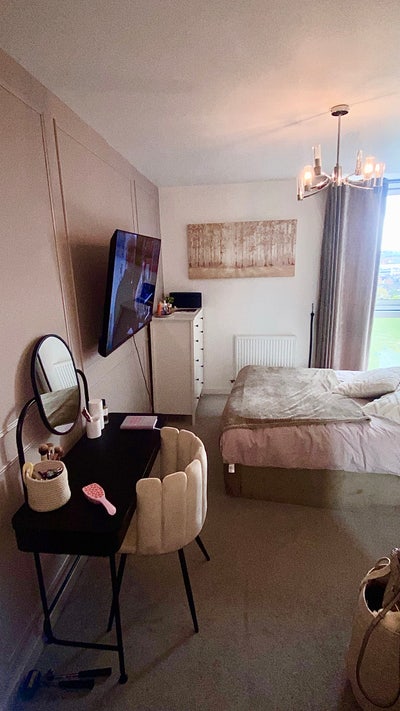 Double Ensuite Room with Park View & Parking  Main Photo