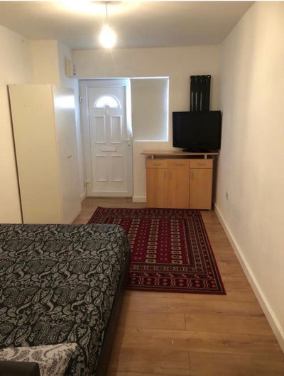 Available Now this amazing one bedroom apartment Main Photo