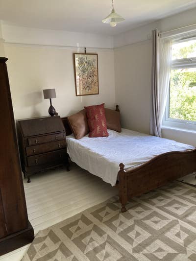 2 for 1- double bedroom and private living room Main Photo