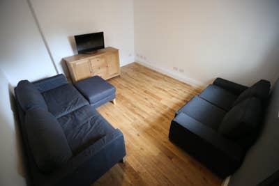 6 bed/6 Bathroom House with extra reception space  Main Photo