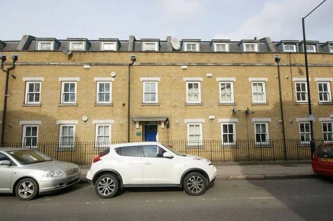 1 bed flat to rent Sarum Terrace, Mile End E3 4HJ Main Photo