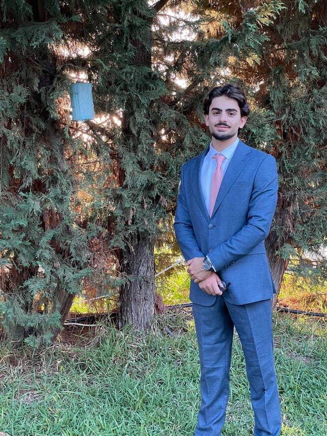 Professional Male seeks a single or double room Main Photo