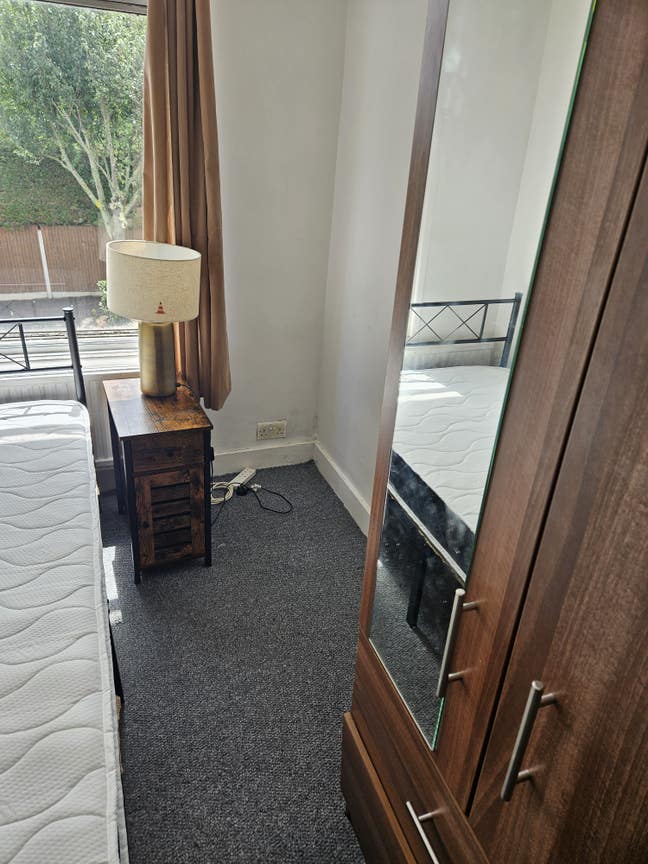 Single Room Available Main Photo