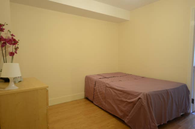 106E-West Kensing. Double Studio Flat, Bills Incl Main Photo