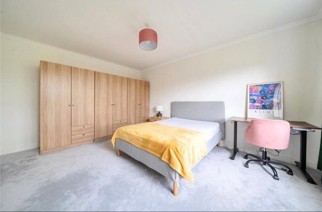 Exceptional double room in prime Ealing location  Main Photo