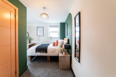 Brand New 6-Bedroom Professional Home | LA3 Main Photo