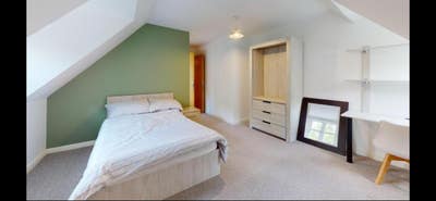 Room Available in Headingley! Main Photo