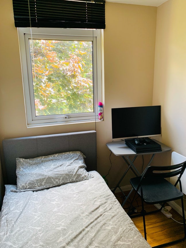Single room in quite residential area Main Photo