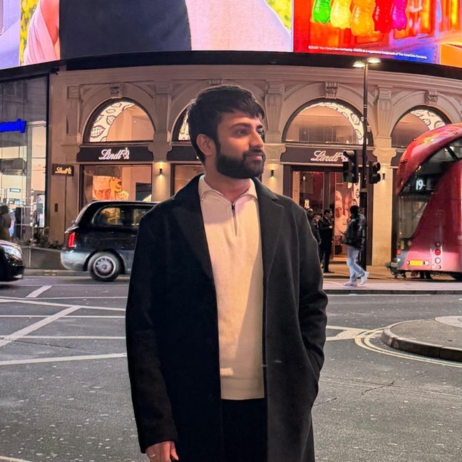 Professional Male seeks a single or double room Main Photo