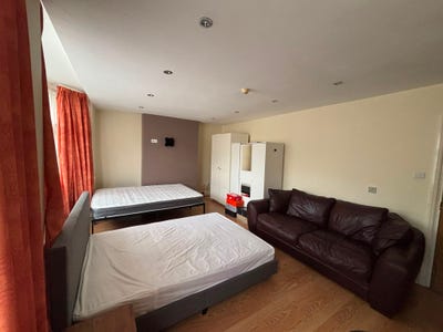 Huge room.  Main Photo