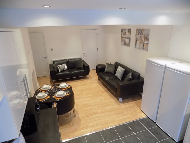 En Suite Rooms Available in S2, Sheffield Main Photo