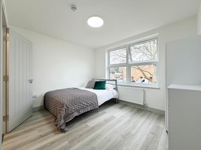 En-suite room near hackney central/down station Main Photo