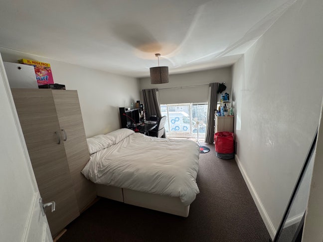 Spacious Double Room in Highbury & Islington Main Photo