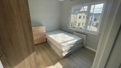 Spacious 2 Bedroom Flat – SS9 Main Photo