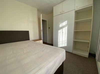 Spacious Double Room in 2-Bed Flat | IG11 9BZ Main Photo