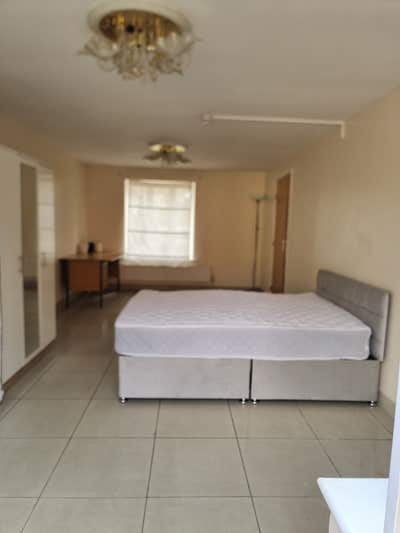 Spacious Double Room in Shared House Available Now Main Photo