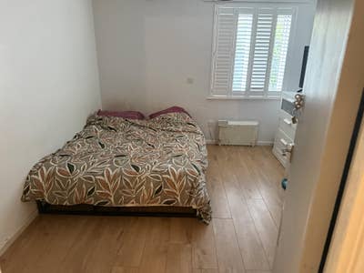 Large Room in Crickelwood  Main Photo