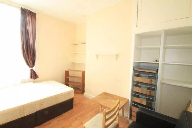 Vibrant Finsbury Park Living | 2 Bed Flat Main Photo