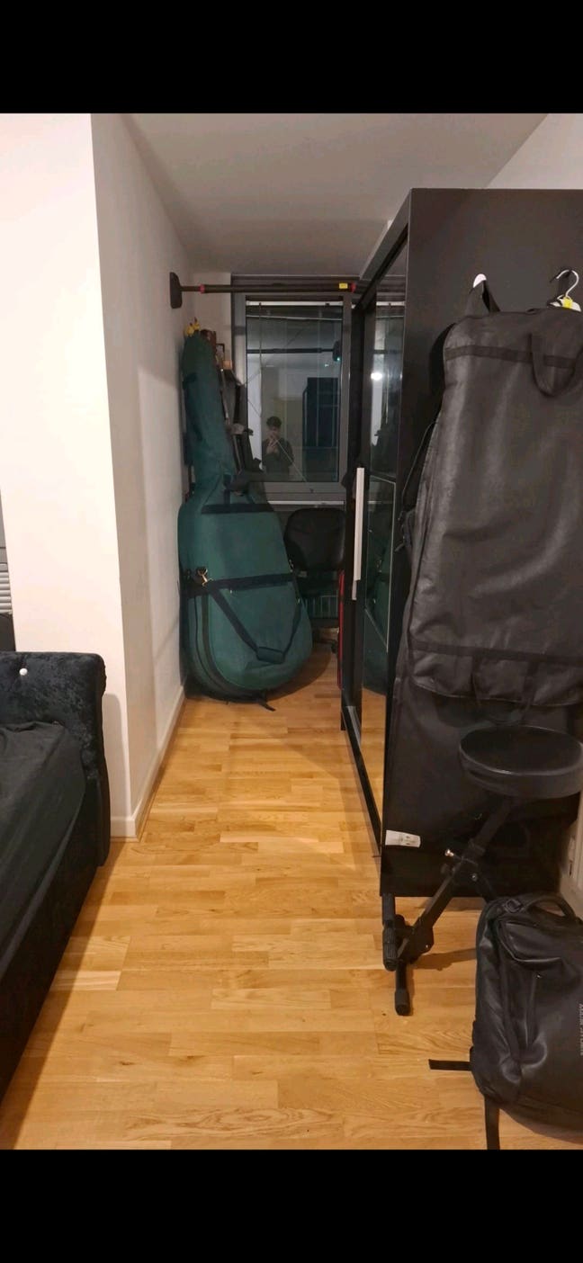 Room in E15 Main Photo