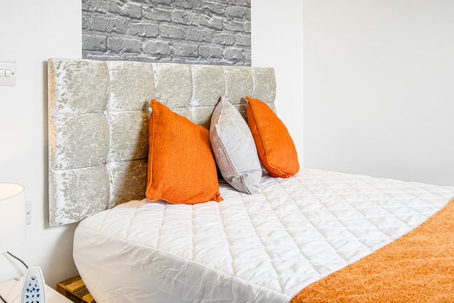 🚆 Westcliff En-Suite | Bills Included Main Photo