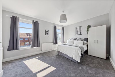 💖All-Fem🤩Massive Double Room🔥12-14min from St🚆 Main Photo