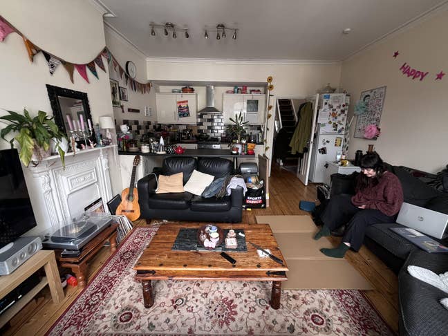 Looking for 1 person to move in to flat.  Main Photo