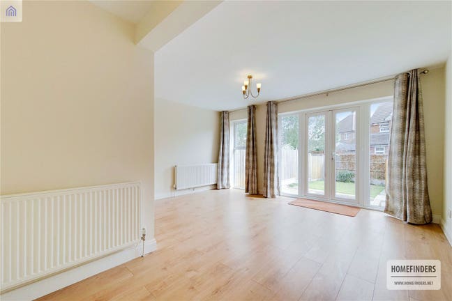 3  Bedroom House in Loughton  Main Photo