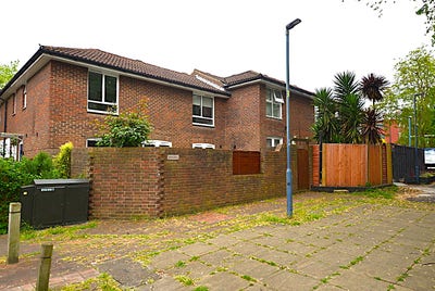2 Bed Terraced Hse Great location Main Photo