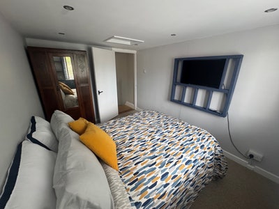 Double Bedroom  Main Photo