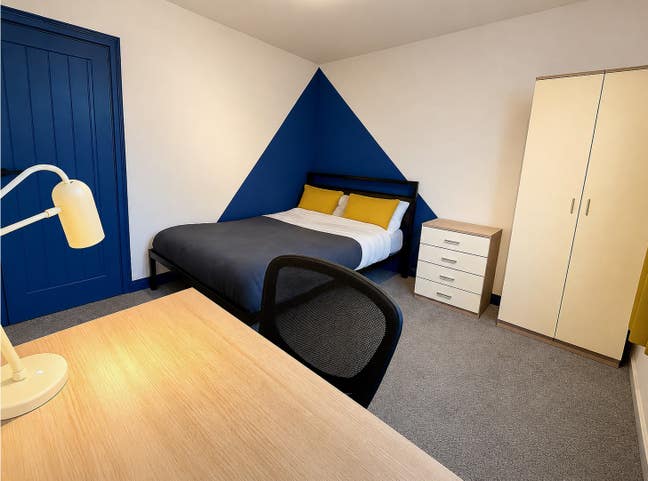 Student City centre Double room bills included  Main Photo