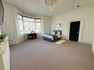 Room to Rent - All Bills inc - Prof Main Photo