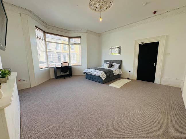 Room to Rent - All Bills inc - Prof Main Photo