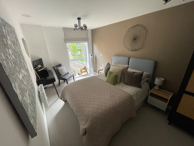 Double Room in Spacious Apartment  Main Photo