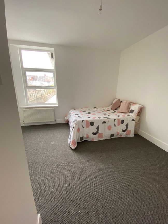 En-Suite Large Double Bed Student Only Main Photo