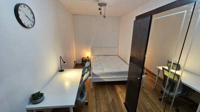 Bright Double Room in a Prime Location – All Bills Main Photo