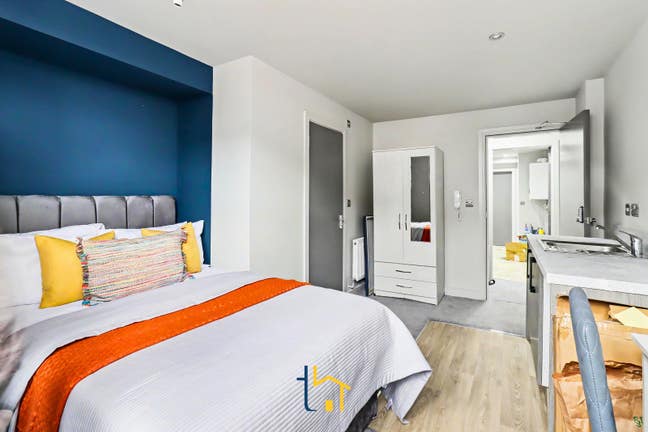 Brand New 6 Bed HMO | 3 Rooms Available- Aylestone Main Photo
